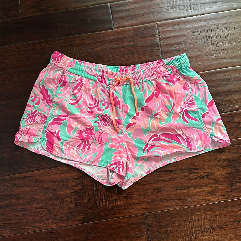 Lilly Pulitzer Run Around Shorts L